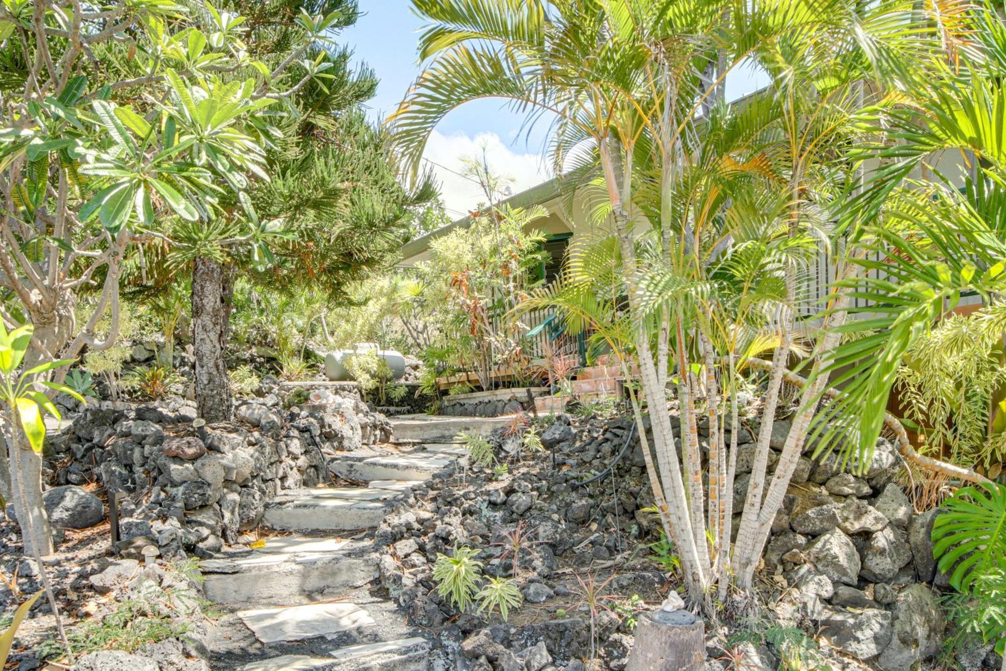 Ocean-View Bungalow Walk To Pebbles Beach! Hookena Buitenkant foto
